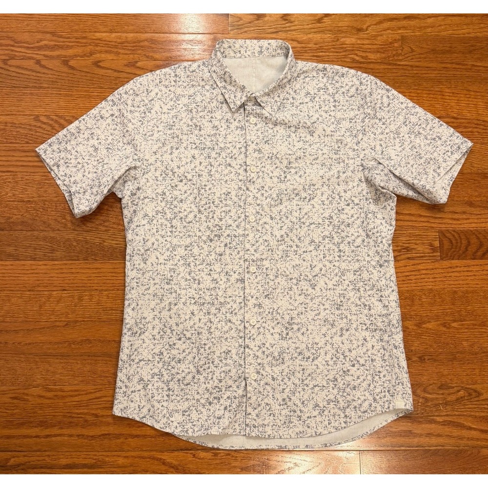 Lululemon Airing Easy Button Down Shirt Mens Medium White Gray Geometric Stretch
